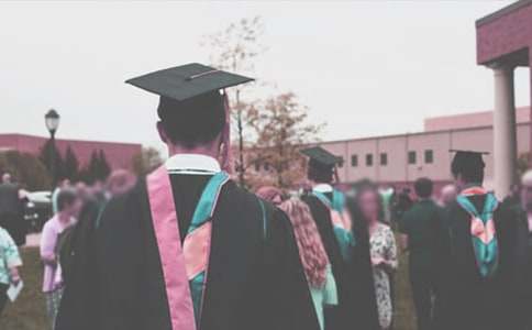 有關(guān)唯美畢業(yè)祝福語大全50句