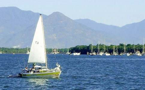 中班教案《帆船》