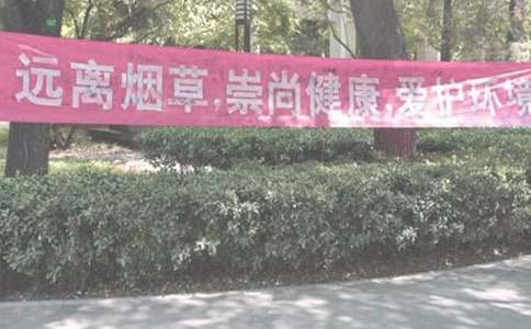 �������h�������x��