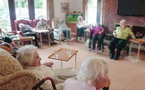 ����Ժ��������`�ĵ��w��