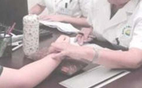 《學(xué)會(huì)看病》教案