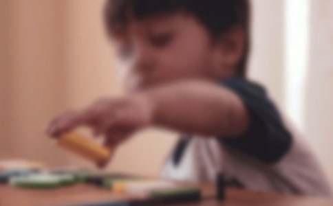 �к�����ľ���-�x������С��ǰ�M(j��n)���и�