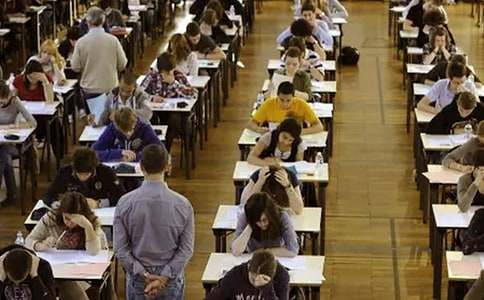 小學(xué)生期末考試廣播稿(8篇)