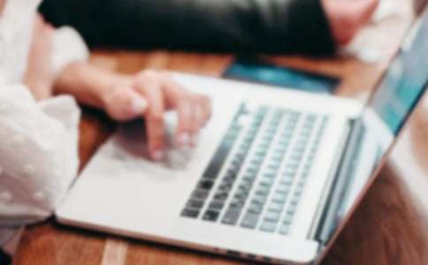 職場禮儀:職業(yè)女性著裝